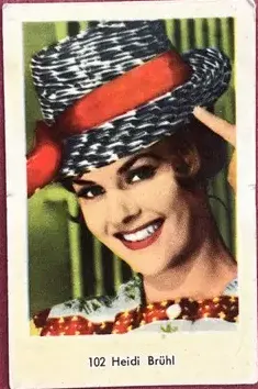 Heidi Brühl — 1964 Små nummer till vänster, tjockare papp #102